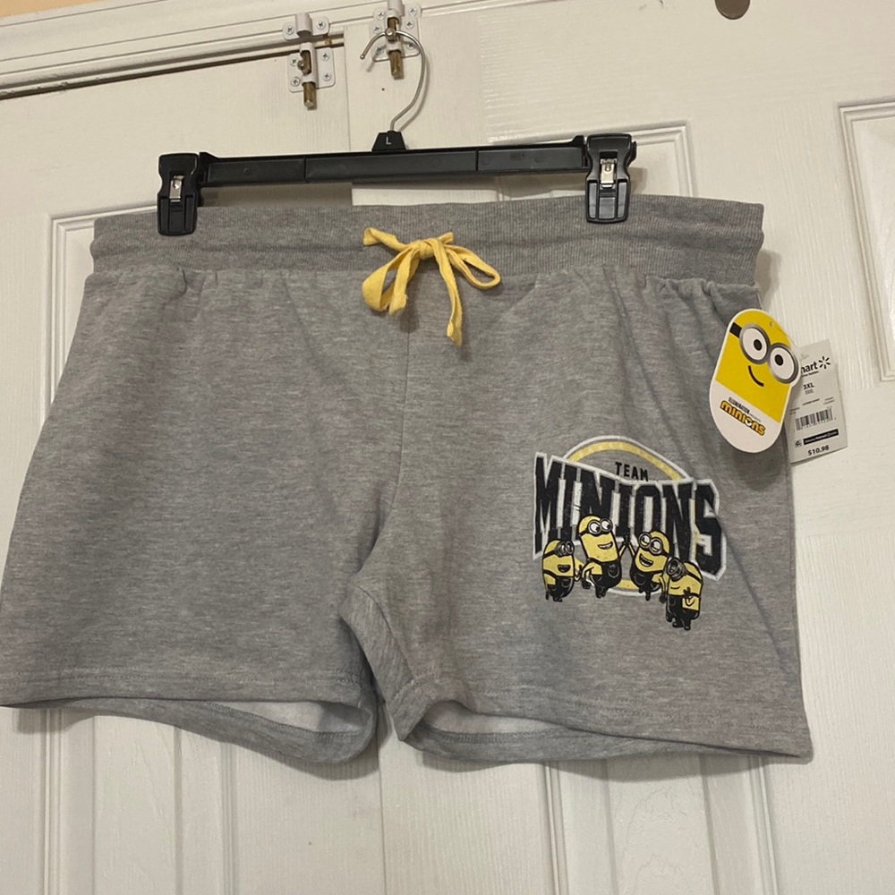Minions Juniors Graphic Fleece Shorts with Despicable Me characters; size: 3XL